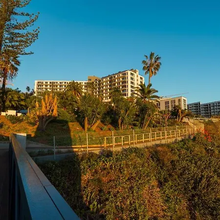 Guestready - Bright With Stunning Views דירה *