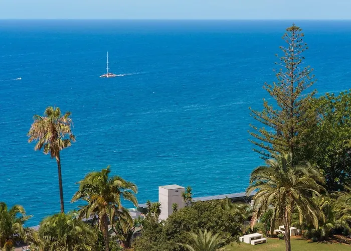 Guestready - Bright With Stunning Views * Funchal (Madeira)